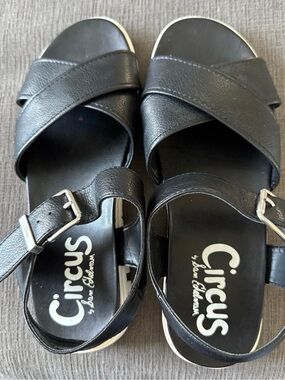 Circus by Sam Edelman Black Crisscross Leather Buckle Sandals